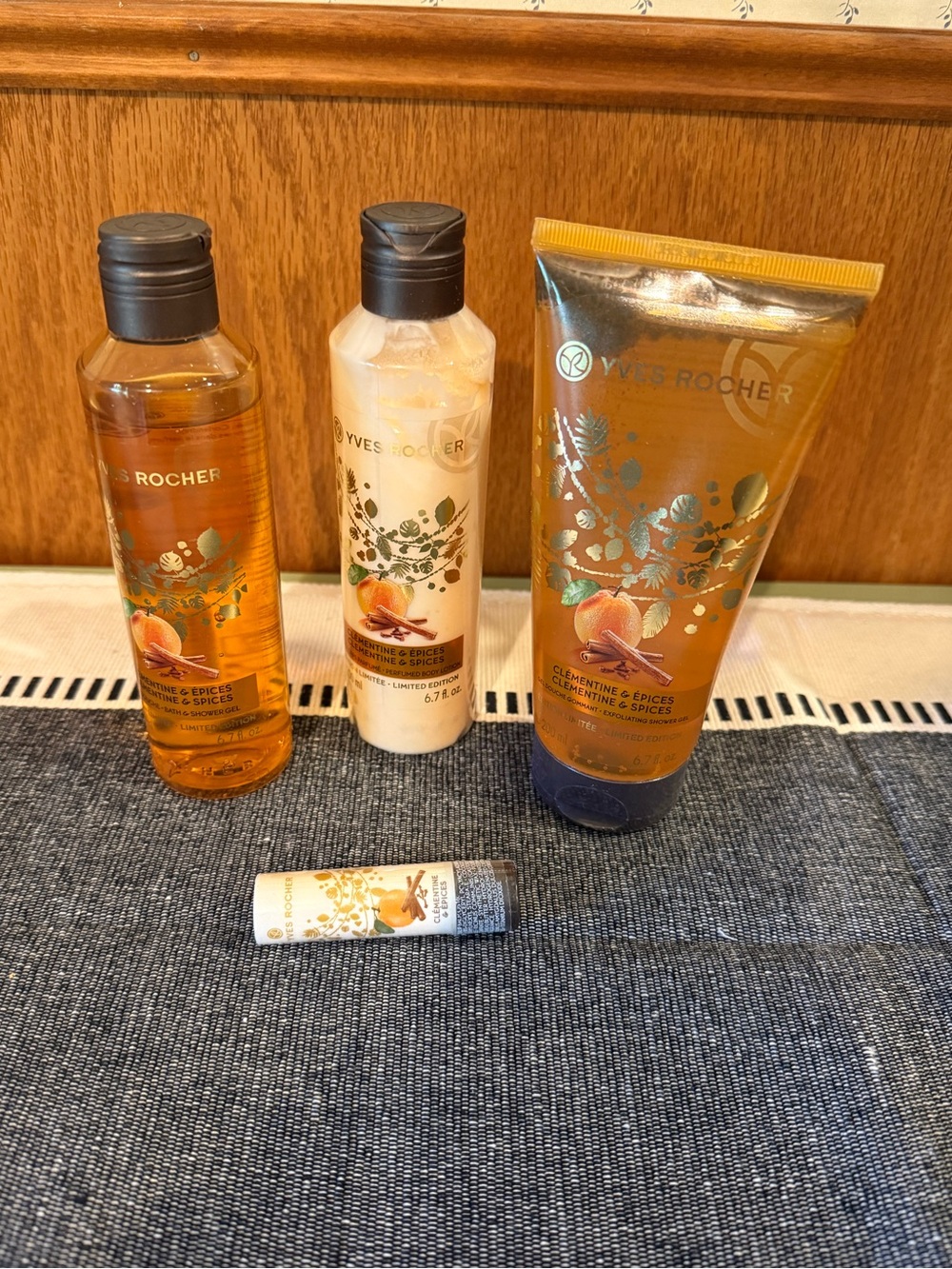 Yves Rocher Clémentine & Épices 4-Piece Holiday Limited Edition Gift Set Retired